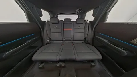 Car image 26