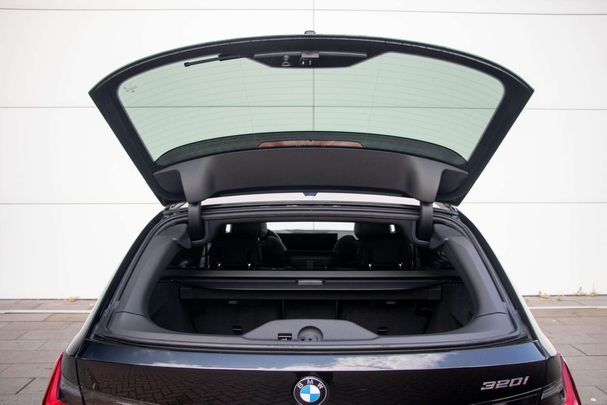 BMW 320i Touring 135 kW image number 25