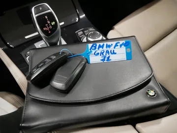 Car image 29