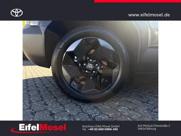 Car image 26