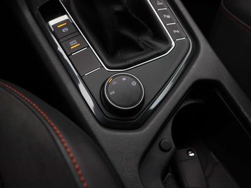 Car image 38