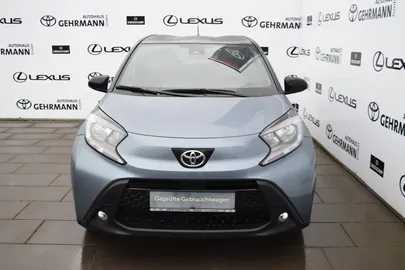 Car image 2