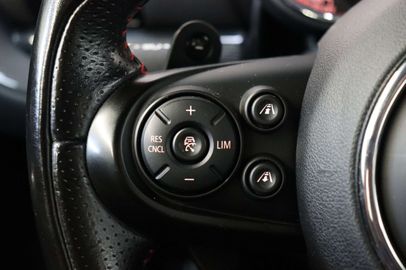 Car image 37