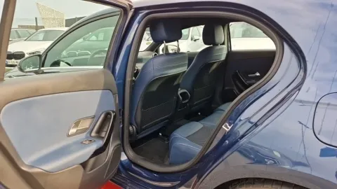 Car image 33