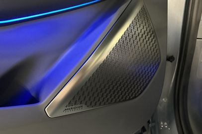 Car image 27