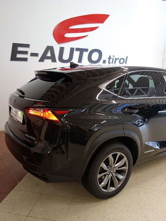 Lexus NX 300 h AWD 145 kW image number 9