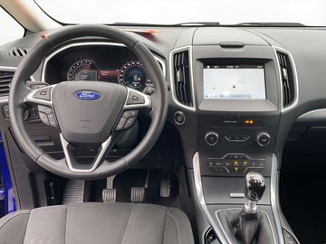 Car image 14