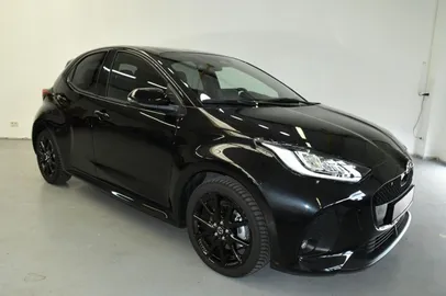 Car image 3
