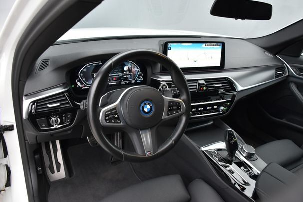 BMW 530 Touring xDrive 215 kW image number 15