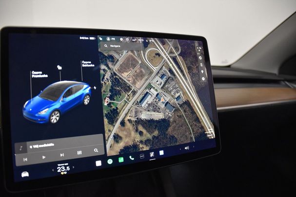 Tesla Model Y Long Range AWD 378 kW image number 24