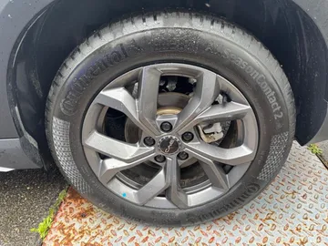 Car image 26