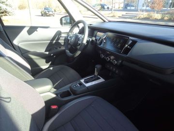 Car image 15