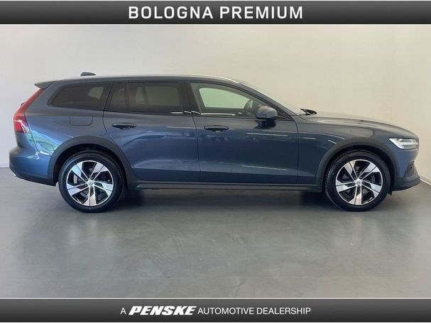 Volvo V60 Cross Country B4 AWD Geartronic 145 kW image number 6