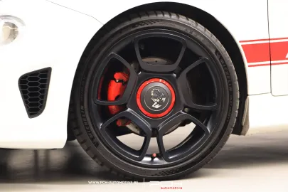 Car image 30
