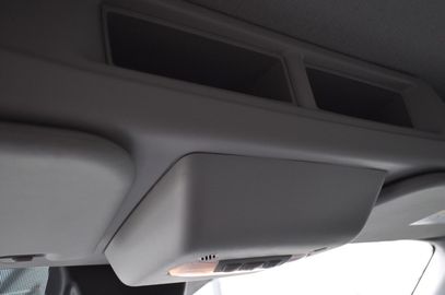 Car image 32