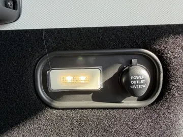 Car image 34