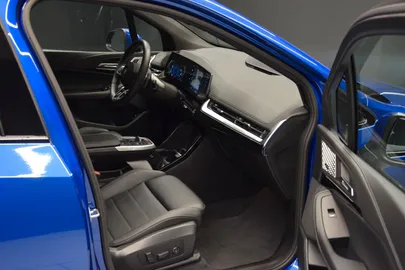 Car image 27