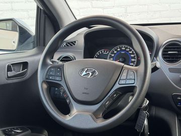 Car image 30