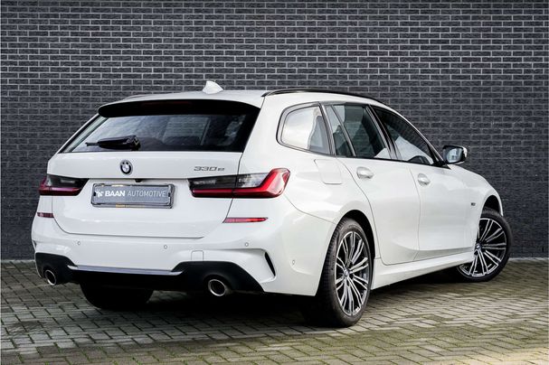 BMW 330 e Touring M Sport 218 kW image number 8