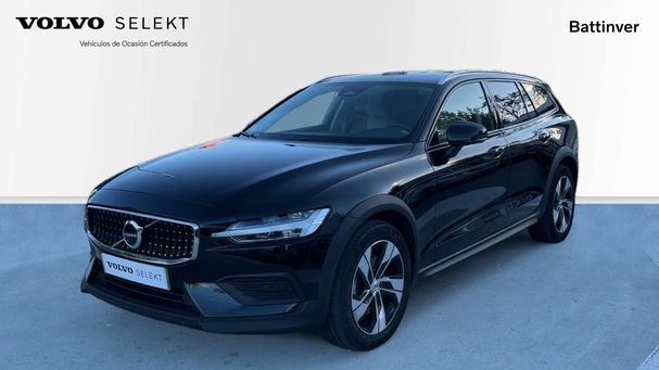 Volvo V60 Cross Country AWD B4 145 kW image number 1