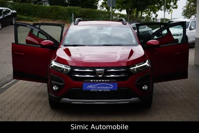 Car image 3