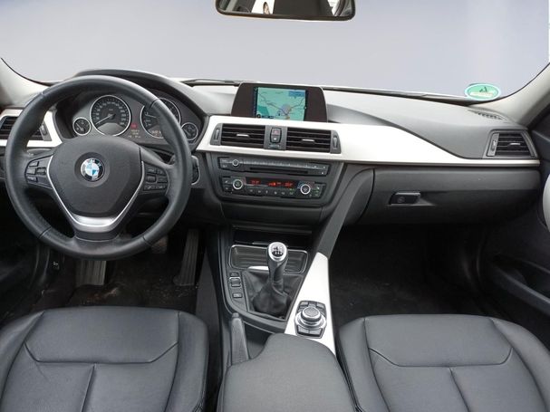 BMW 320i 135 kW image number 10