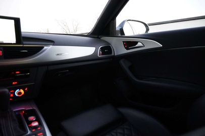 Car image 37