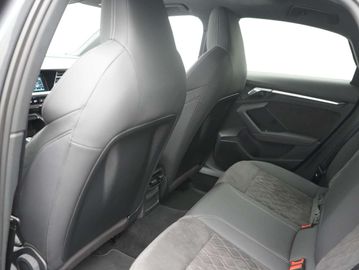 Car image 37