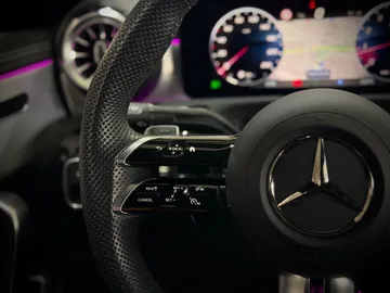 Car image 38