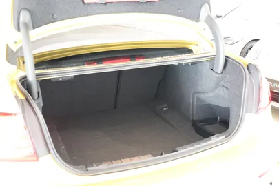 Car image 36
