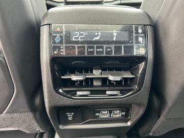 Car image 38