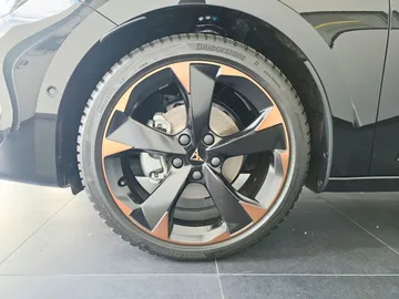 Car image 34