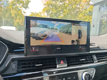Car image 30
