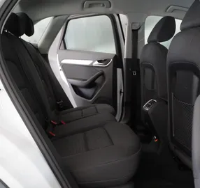 Car image 26