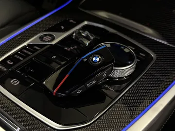 Car image 40