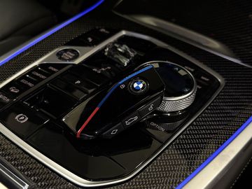 Car image 40