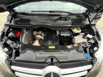 Car image 34