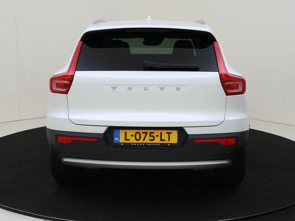 Volvo XC40 T2 95 kW image number 3