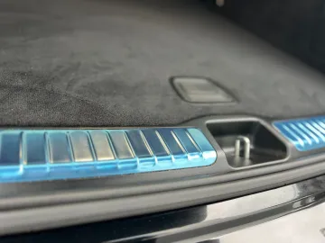 Car image 49