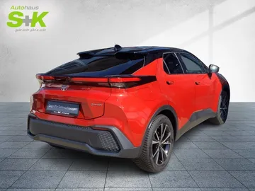 Car image 4