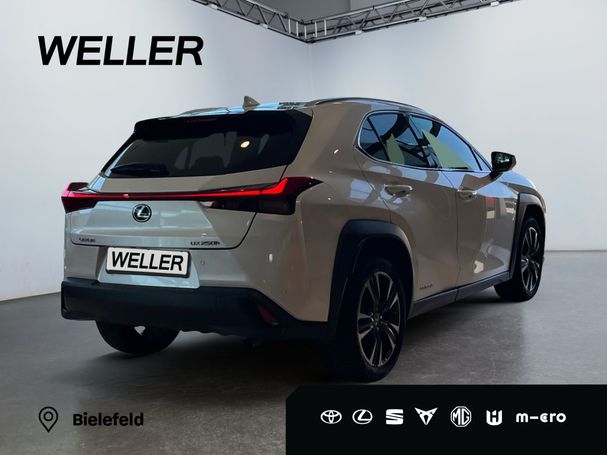 Lexus UX 250h 135 kW image number 18