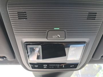 Car image 27
