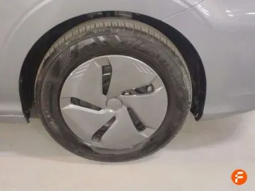 Car image 29