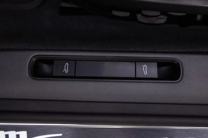 Car image 37