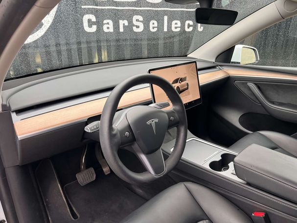 Tesla Model Y Long Range AWD Dual Motor 378 kW image number 11