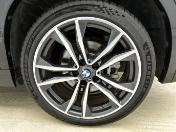 Car image 35