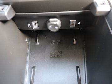 Car image 37