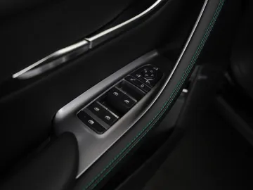 Car image 49