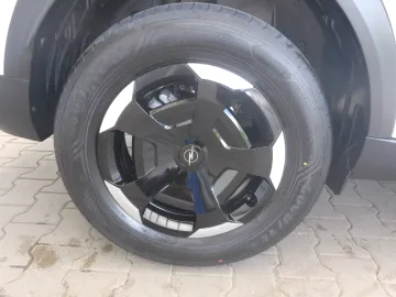 Car image 28