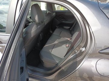 Car image 12